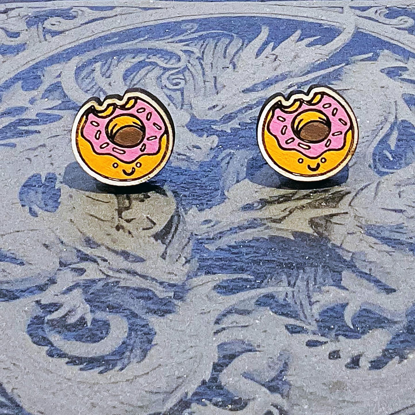Doughnut stud earrings